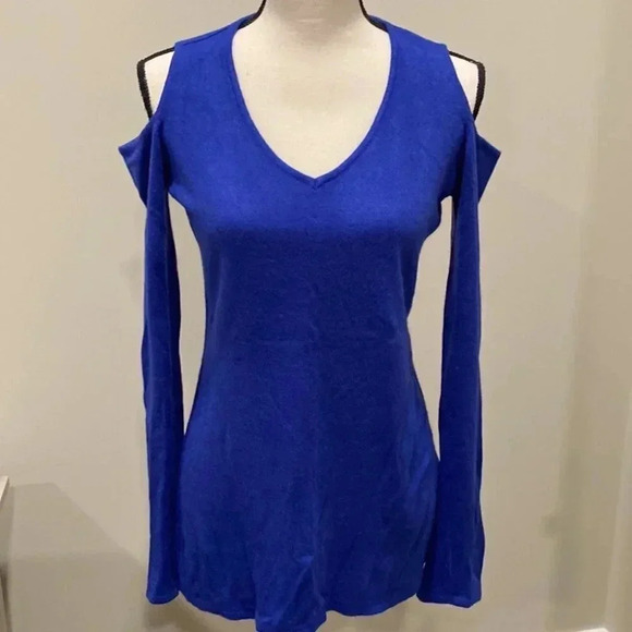 Roz & Ali cold shoulder sweater - Picture 2 of 7